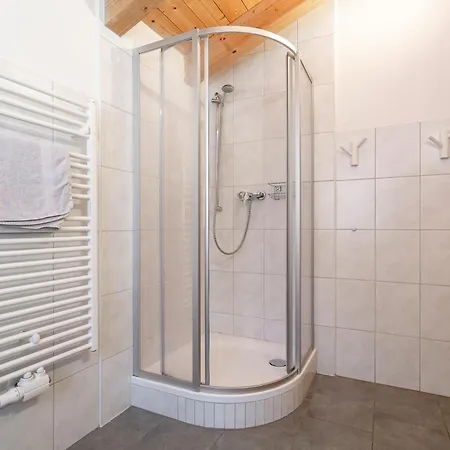 Alpehytte Dik Hout *