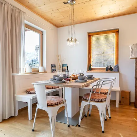 Dik Hout Chalet *
